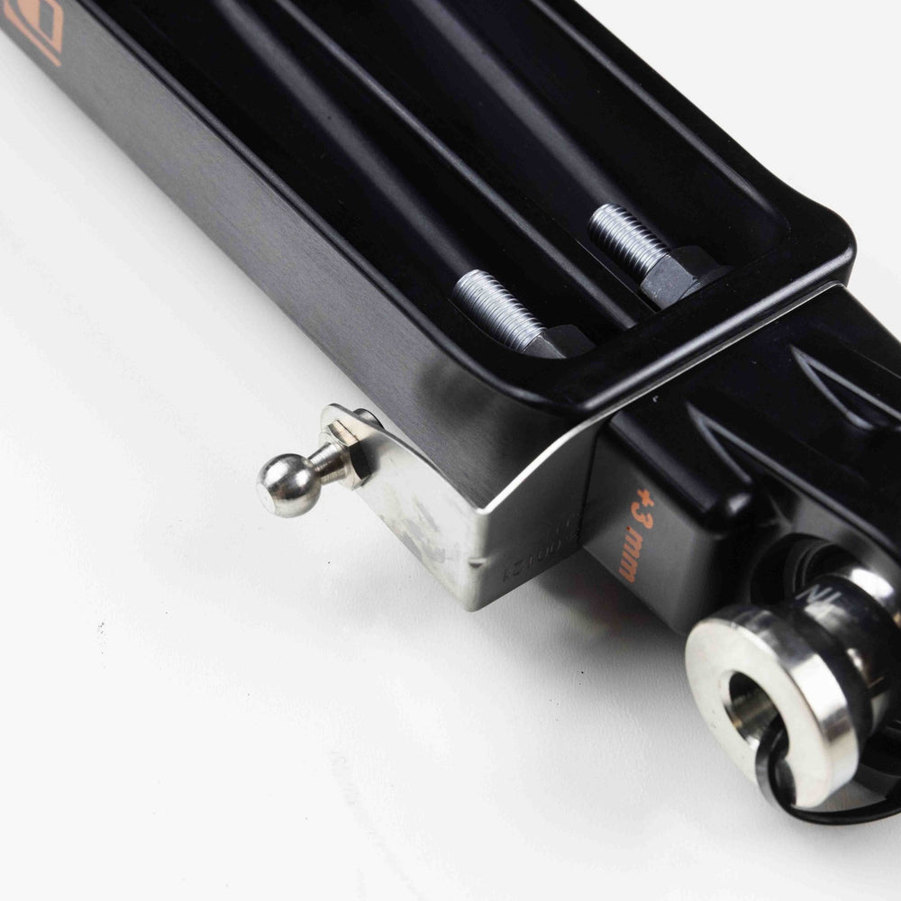 981/718 GT4 & GT4RS Adjustable Front Lower Control Arm Pair - Dundon Motorsports