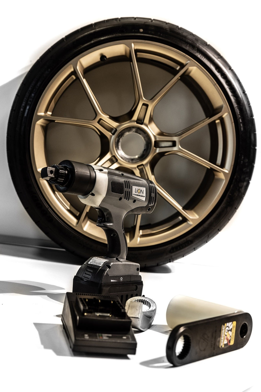 Hytorc LION Gun - Center Lock Removal and Torque System - Dundon Motorsports