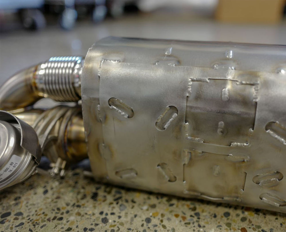 997.2 GT3RS Lifetime Center Muffler - Dundon Motorsports