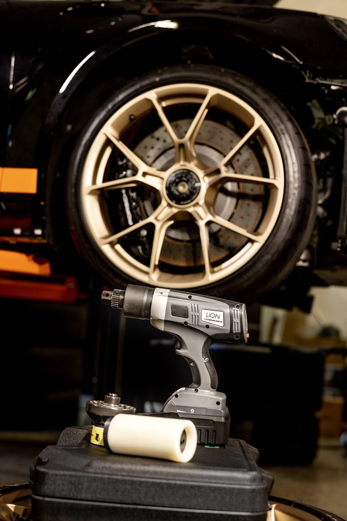 Hytorc LION Gun - Center Lock Removal and Torque System - Dundon Motorsports