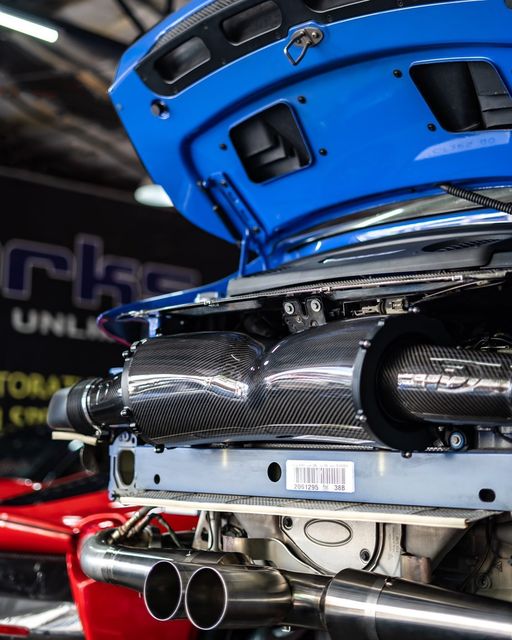 Intake Kit: Dual Reverse Cone Airbox, 93mm Throttle Body, Dundon Center Plenum (991.2 GT3RS) - Dundon Motorsports